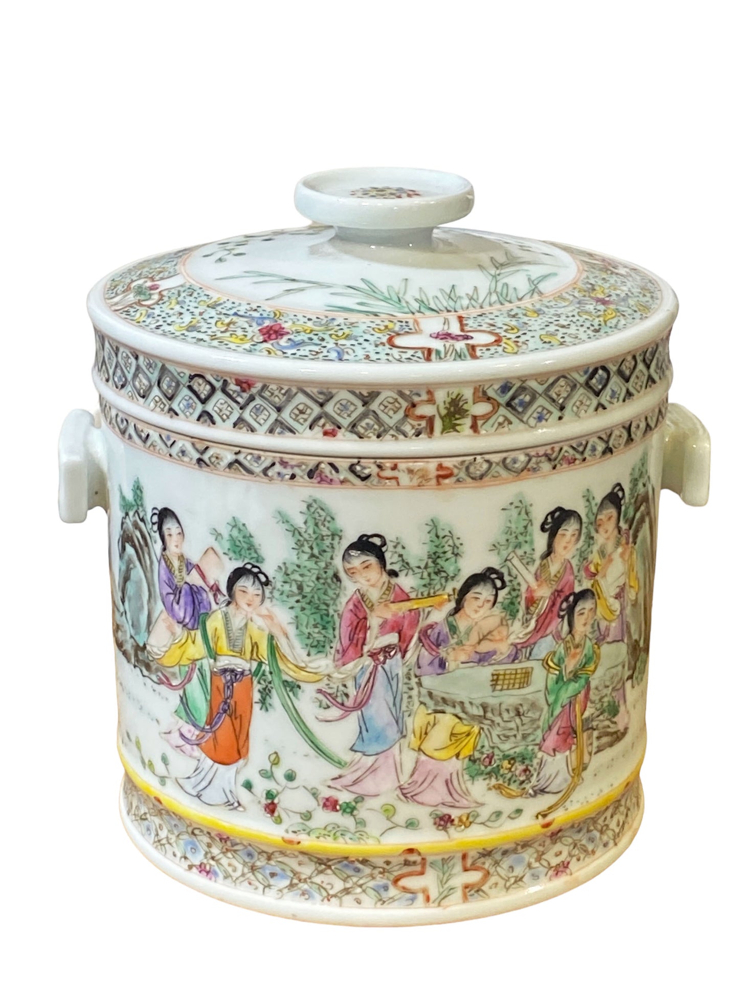 # 7075 Chinoiserie Famille Rose Porcelain Tea Canister