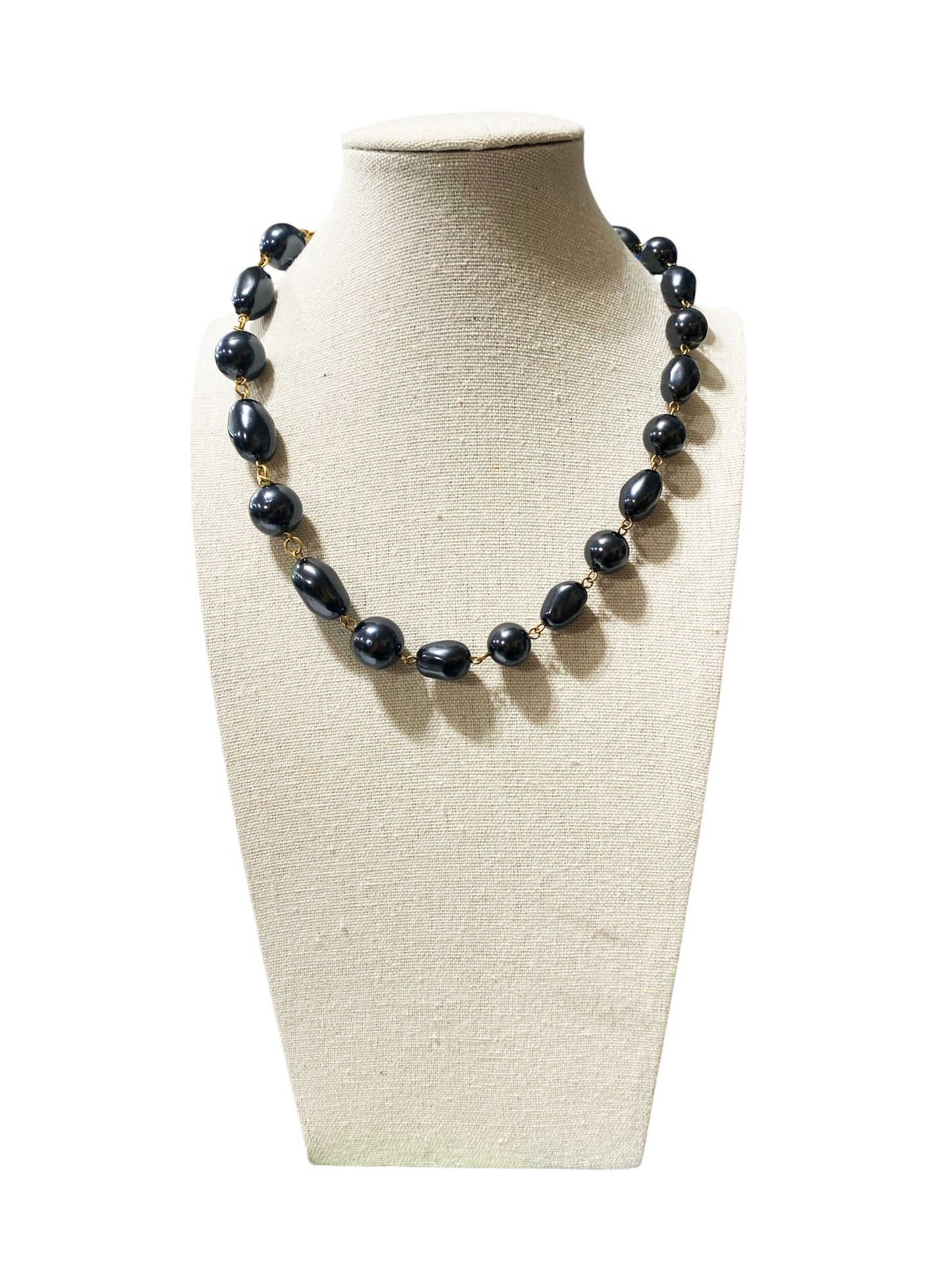 #17 Vintage 90's Faux Tahitian Black Pearl Choker Necklace. Size 18 in