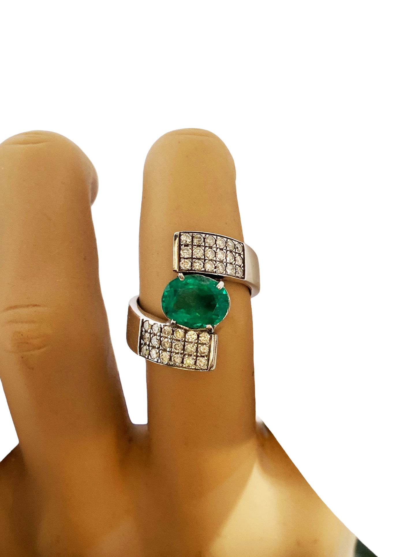 #7141 Elegant Colombian Emerald and Diamond Ring