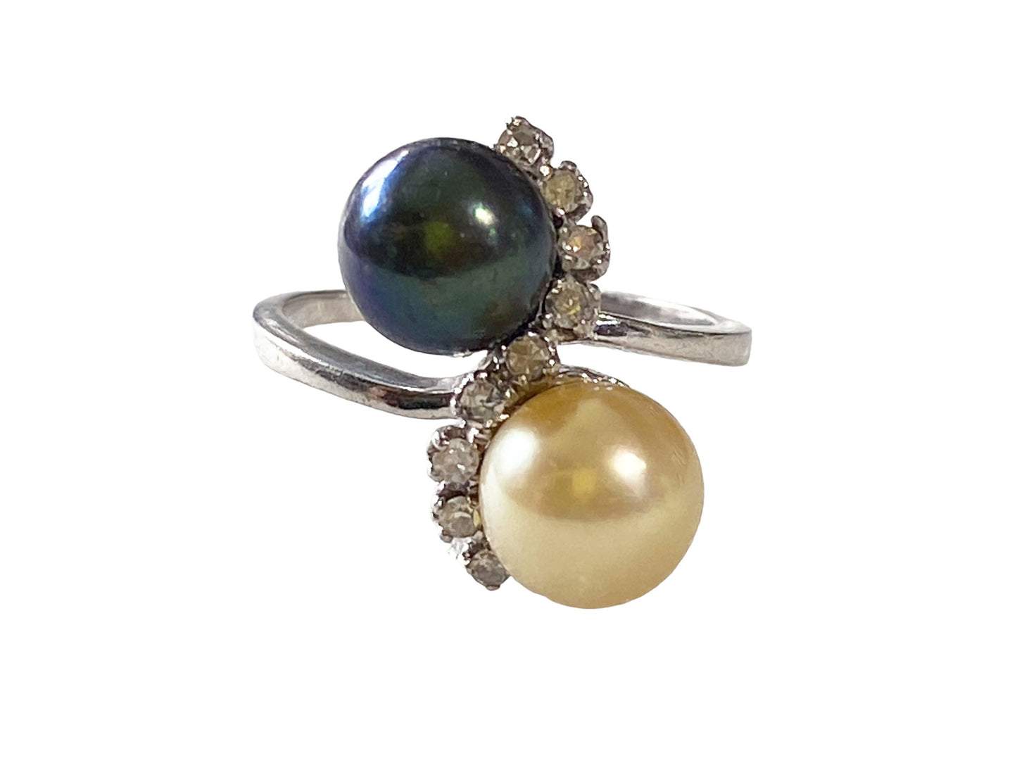 #4879 Retro Platinum Fresh Cultured Black & White Pearls and Diamonds Ring Sz 6.5