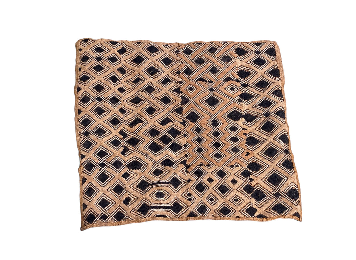 #2094 LG Kuba Kasai Velvet Boutallah Raffia Textile , Zaire Africa 26.5" by 24"