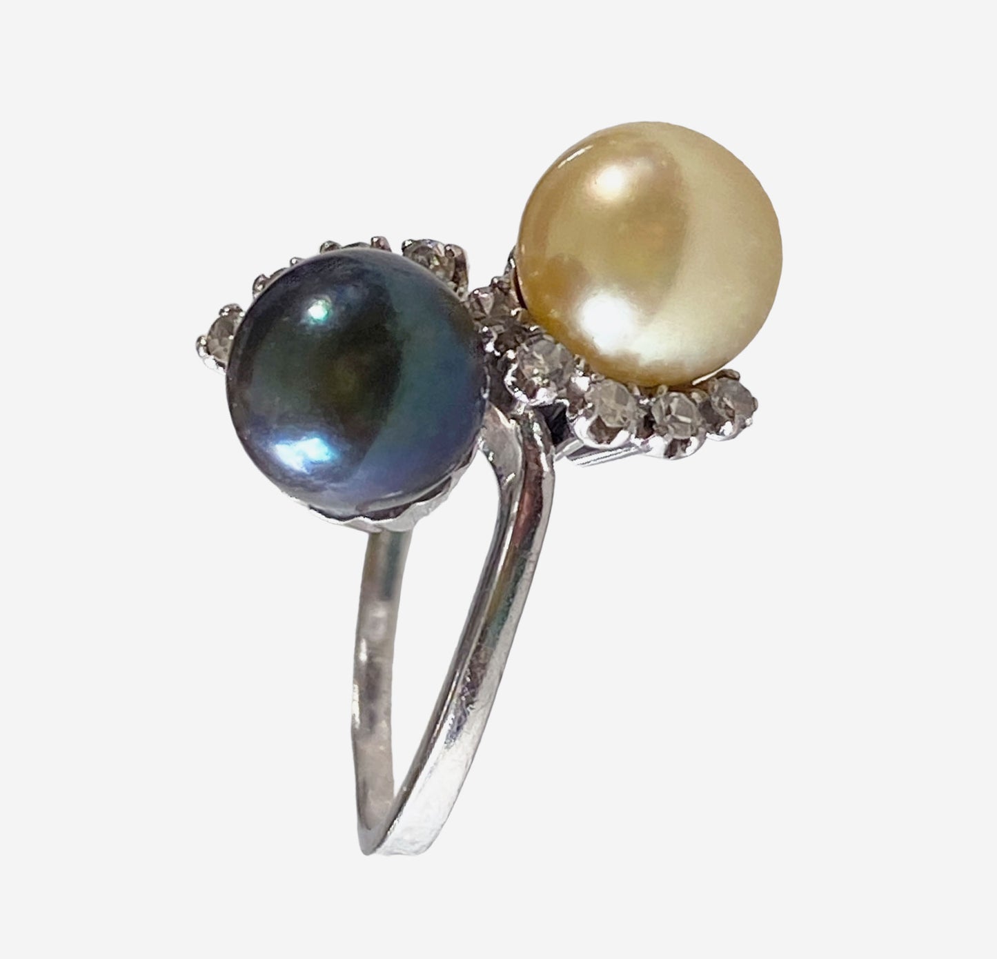 #4879 Retro Platinum Fresh Cultured Black & White Pearls and Diamonds Ring Sz 6.5