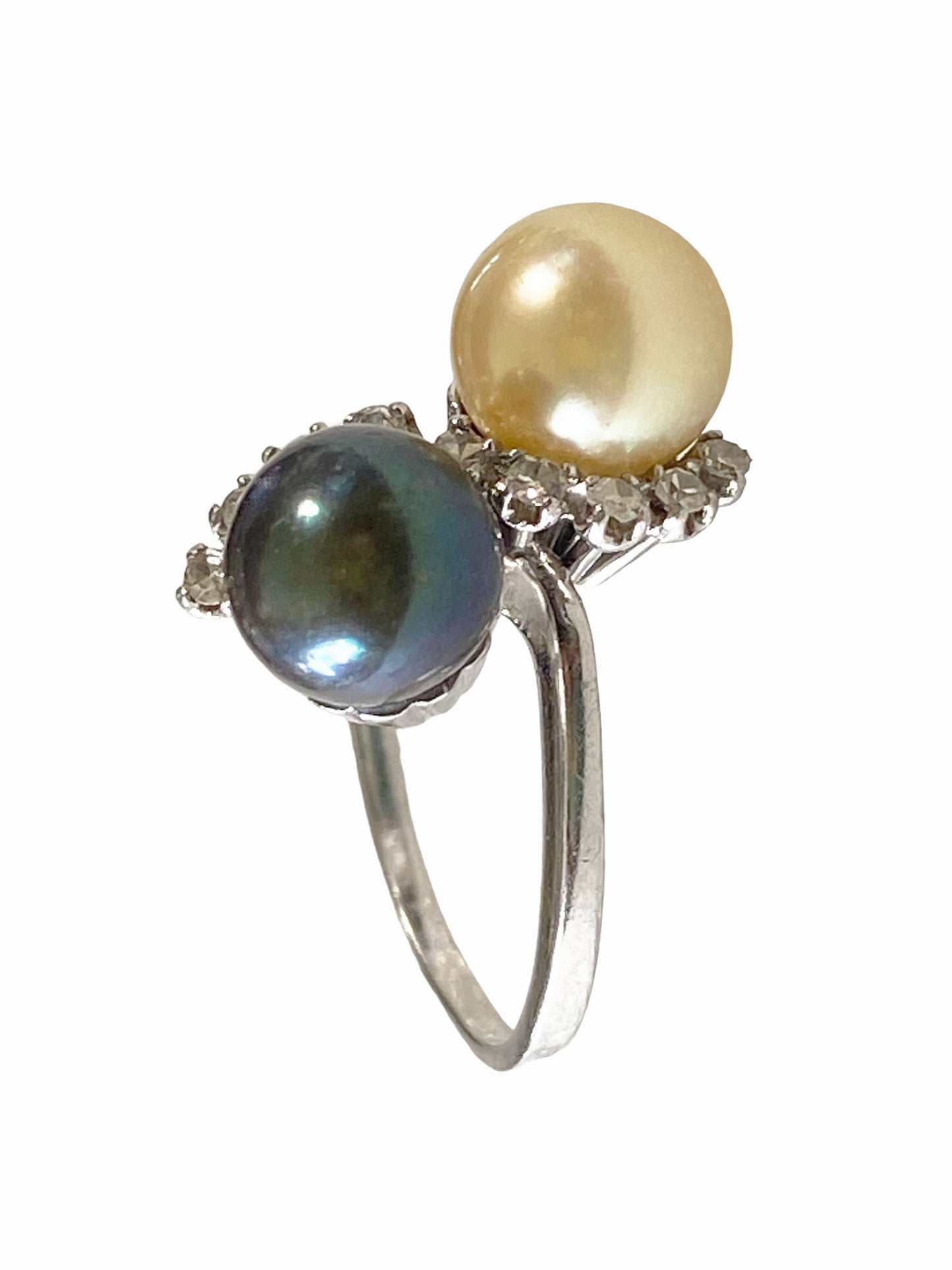 #4879 Retro Platinum Fresh Cultured Black & White Pearls and Diamonds Ring Sz 6.5