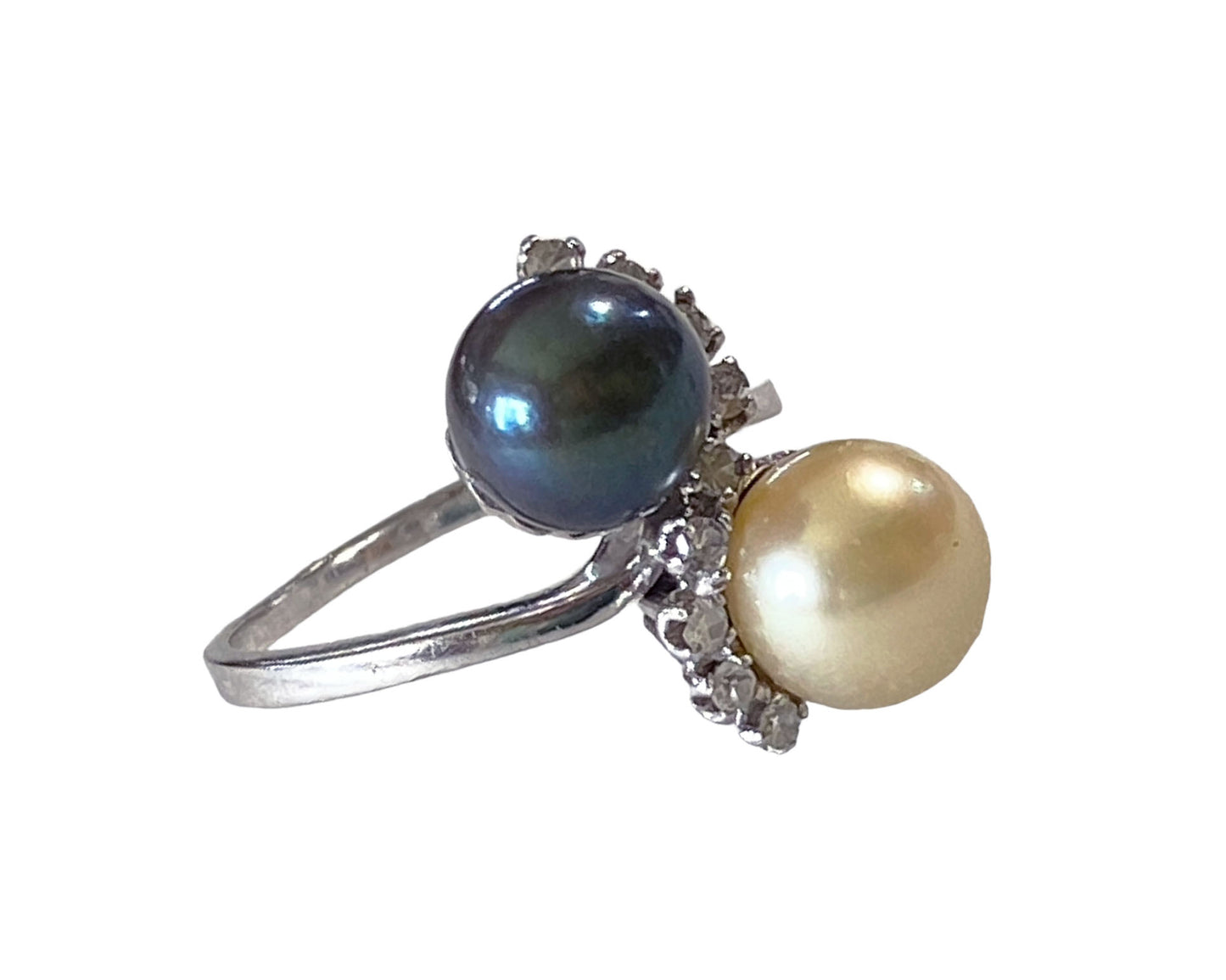 #4879 Retro Platinum Fresh Cultured Black & White Pearls and Diamonds Ring Sz 6.5