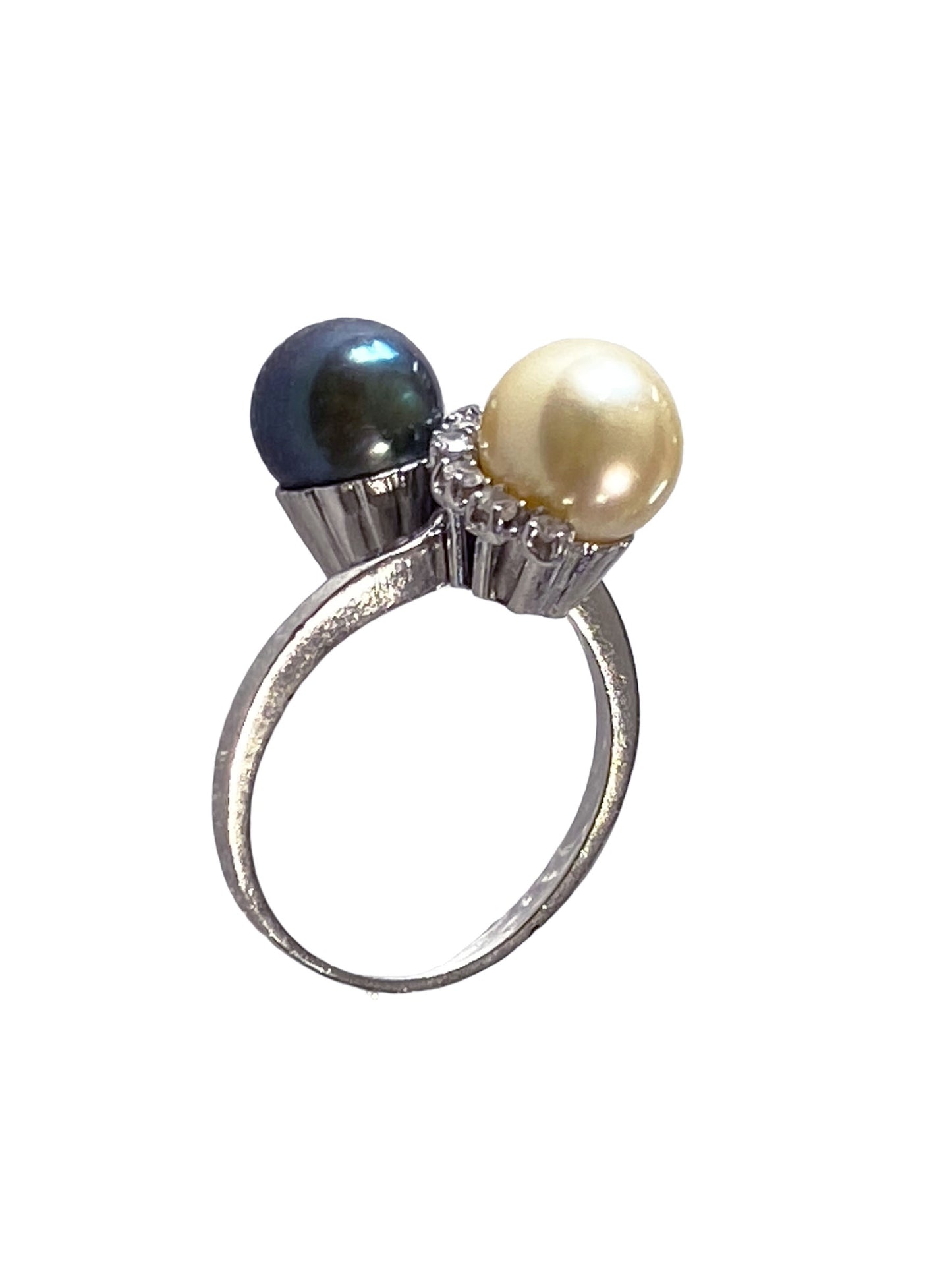 #4879 Retro Platinum Fresh Cultured Black & White Pearls and Diamonds Ring Sz 6.5