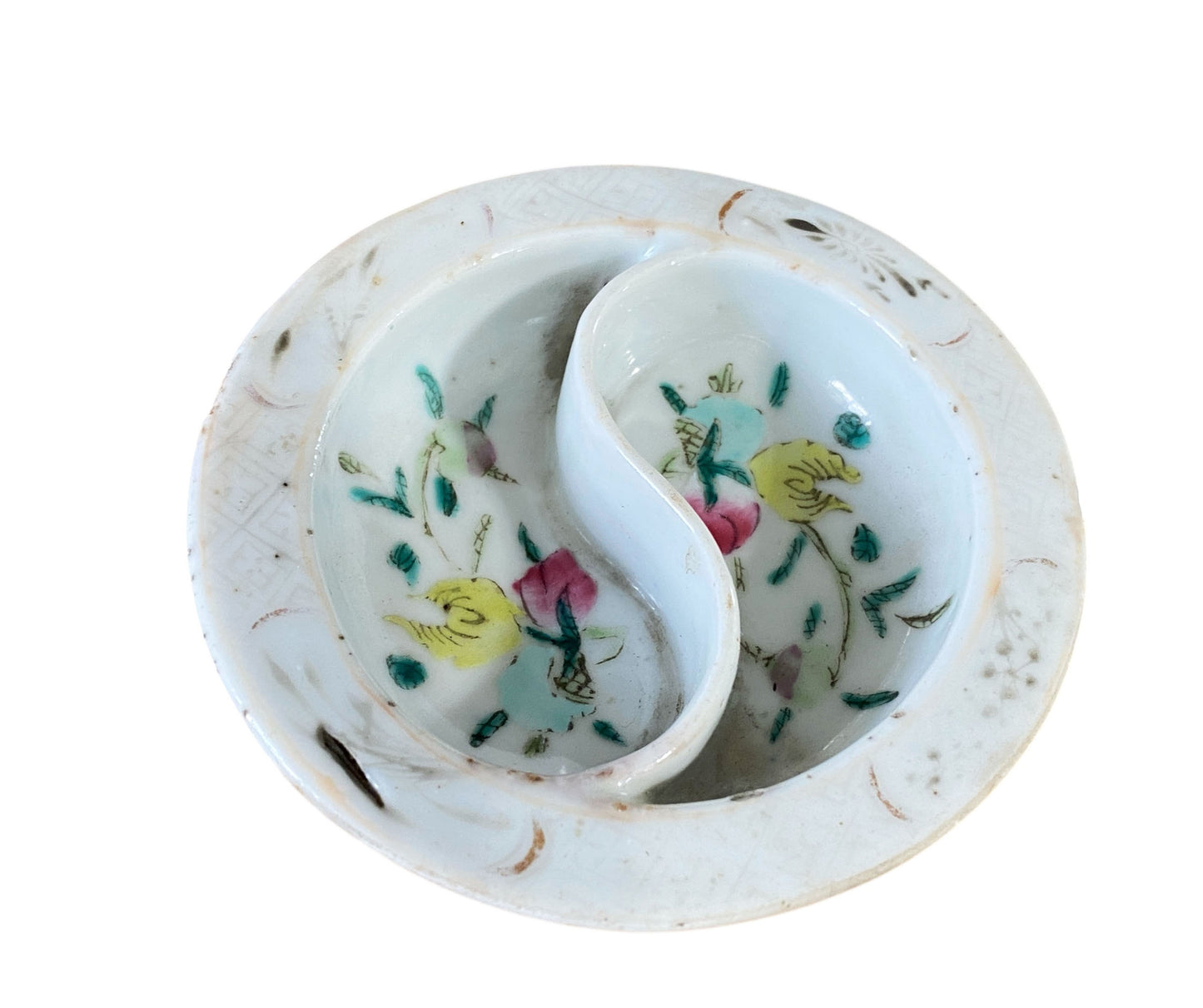 #6644 Antique Chinese Porcelain Famille Rose Lobed Footed Bowl 19th Century