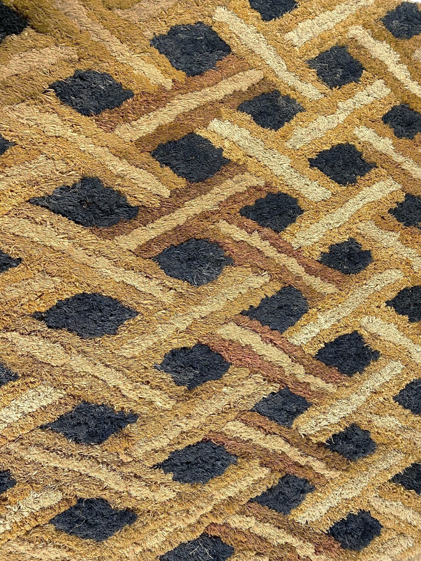 #2038 Superb African Kuba Kasai Velvet Raffia Textile Zaire 23 "by 22.5"