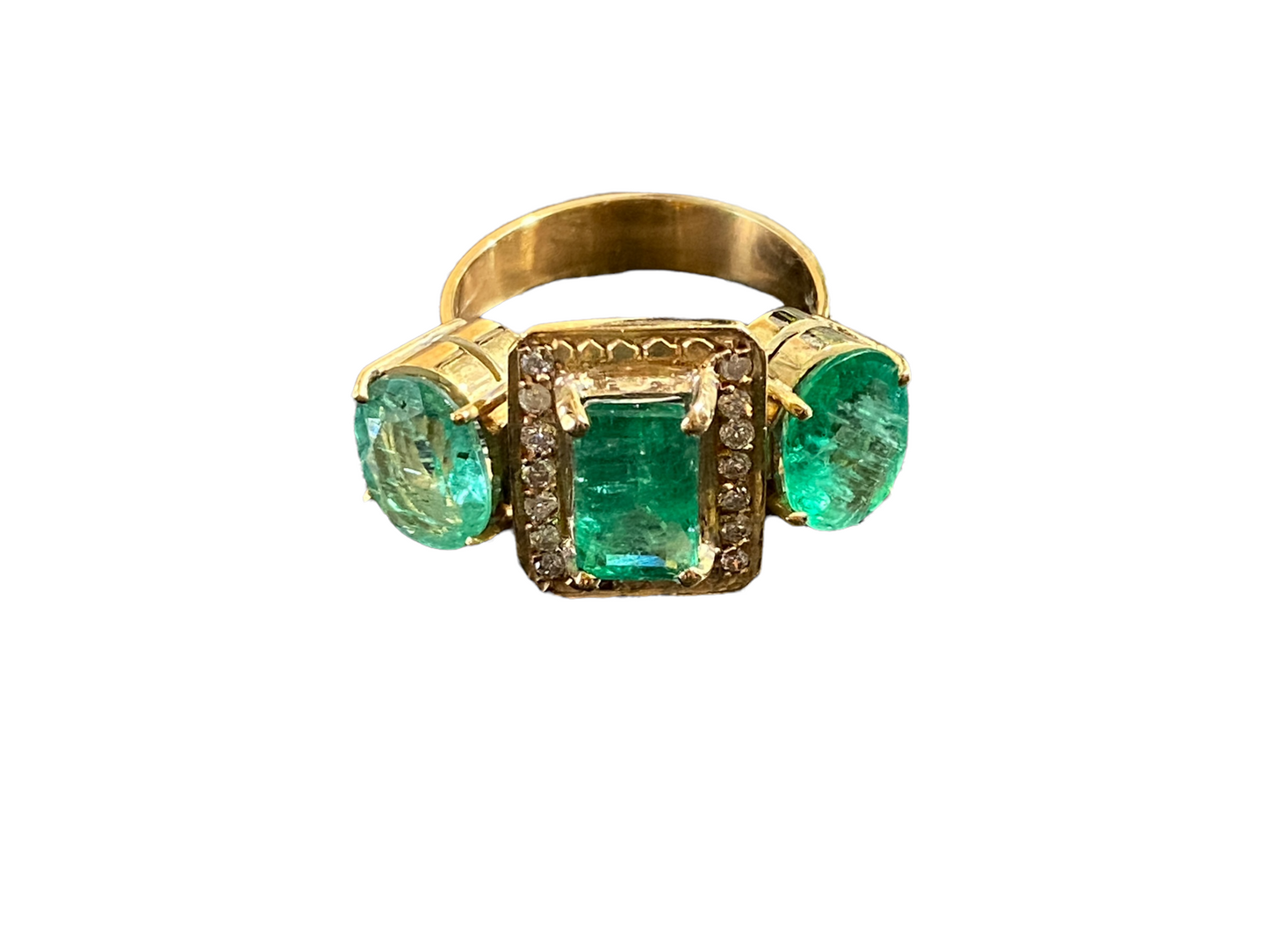 #4873 Retro18 K Gold Emerald and Diamond 3 Stone Ring