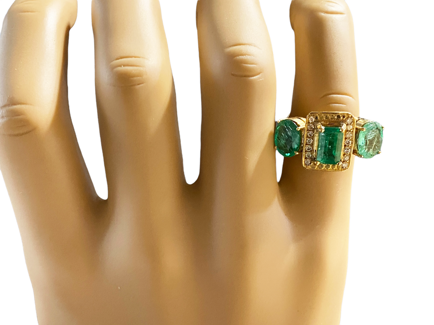 #4873 Retro18 K Gold Emerald and Diamond 3 Stone Ring
