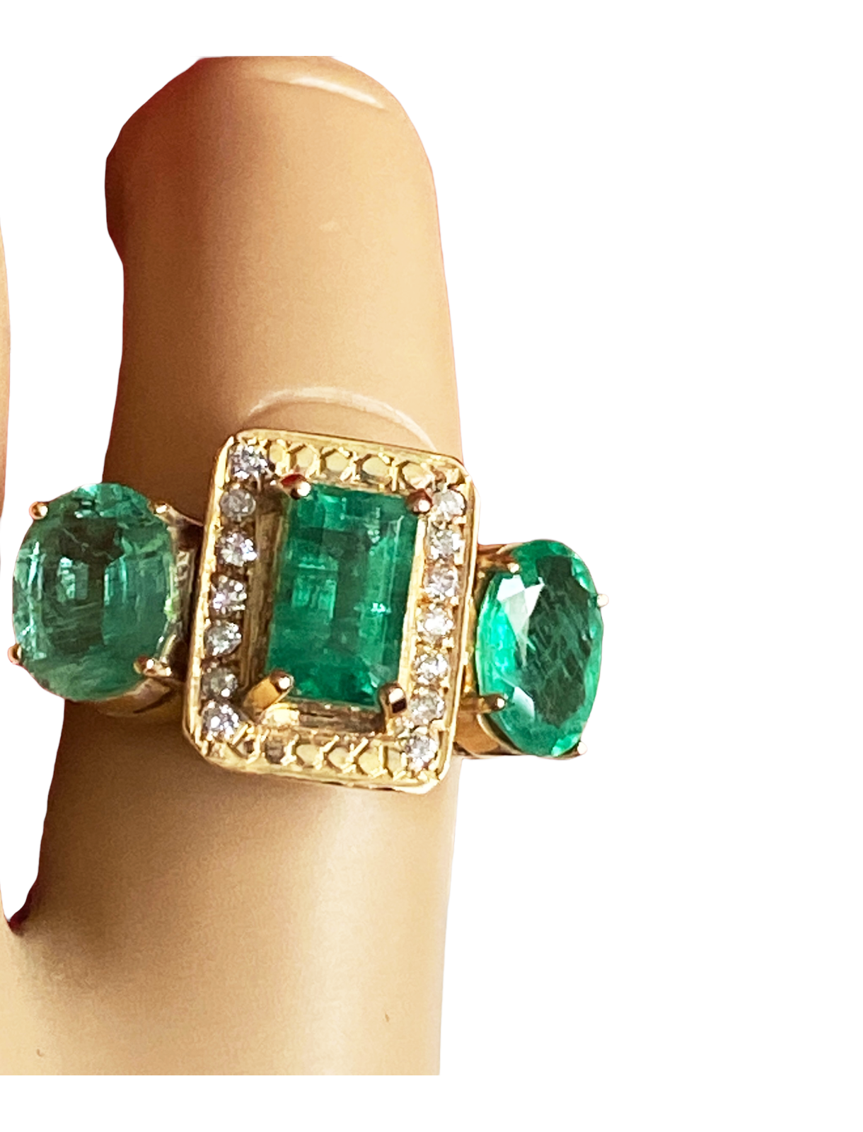 #4873 Retro18 K Gold Emerald and Diamond 3 Stone Ring