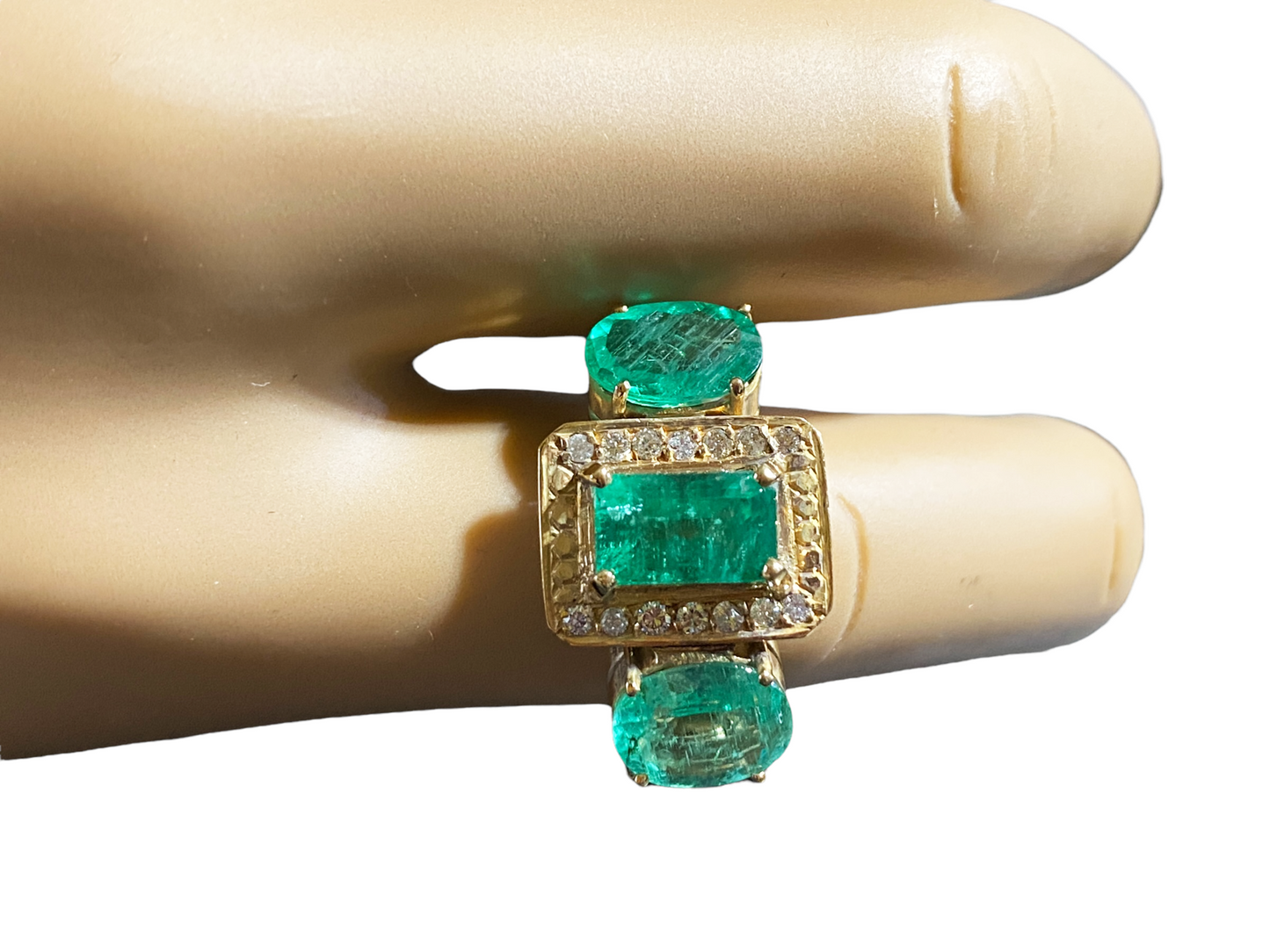 #4873 Retro18 K Gold Emerald and Diamond 3 Stone Ring