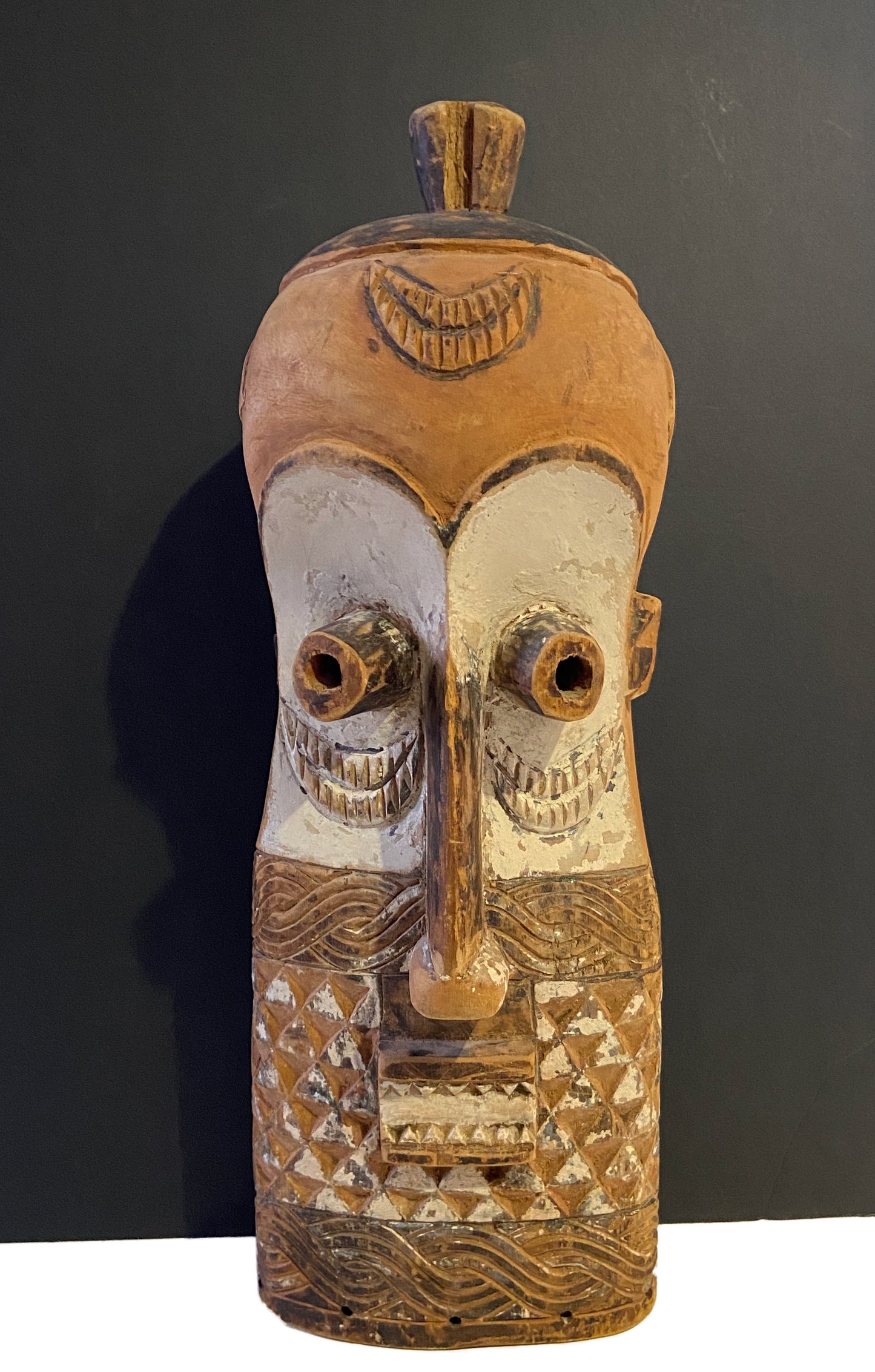 #2244 Primitive Old Congolese DRC Bembe Casque Mask Fizi Congo 20" H
