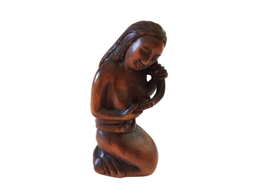 #1531 Old Japanese Quality Signed Netsuke Carving of a Young Female