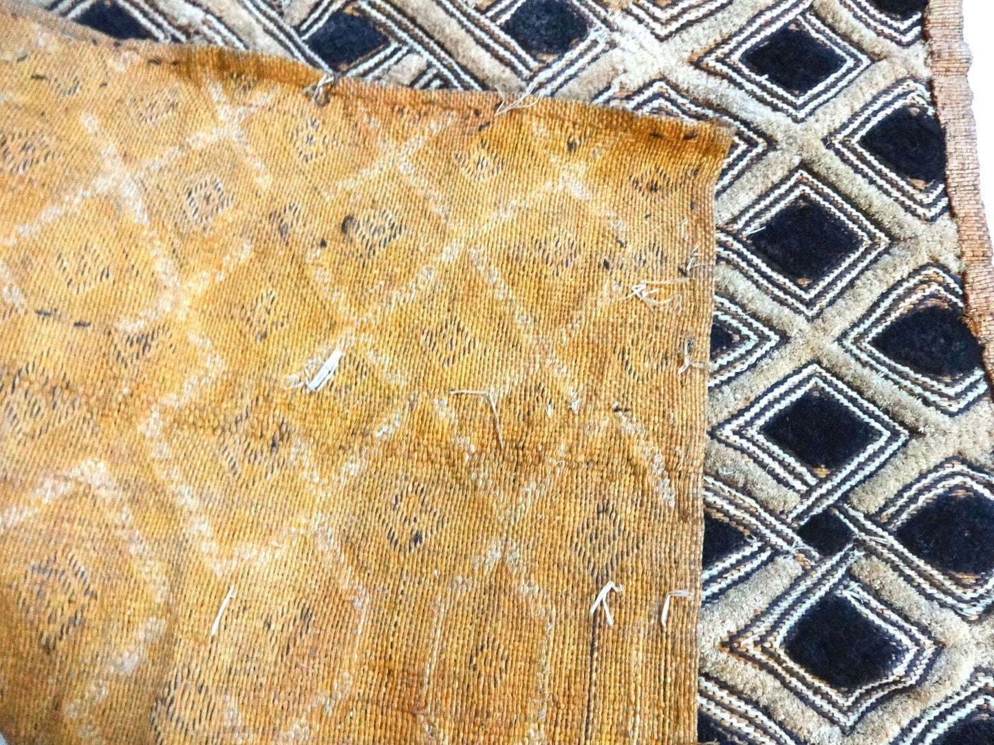 Superb LG Kuba Kasai Velvet Boutallah Raffia Textile , Zaire Africa 26.5" by 24"