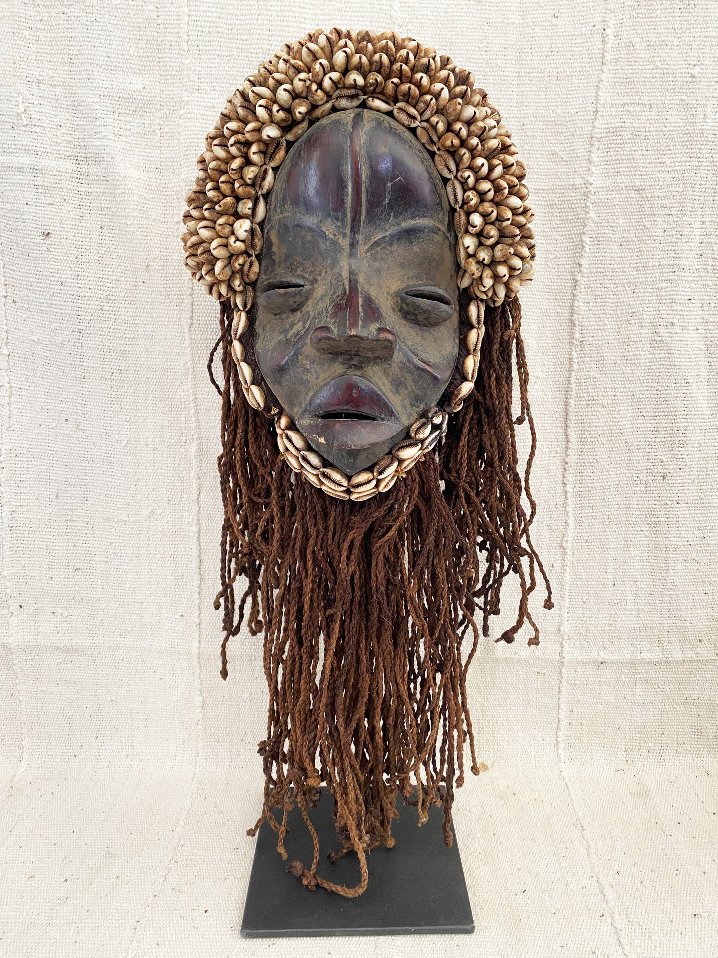 #3754 African Dan Mask Deangle Cowry Shells On Iron Stand