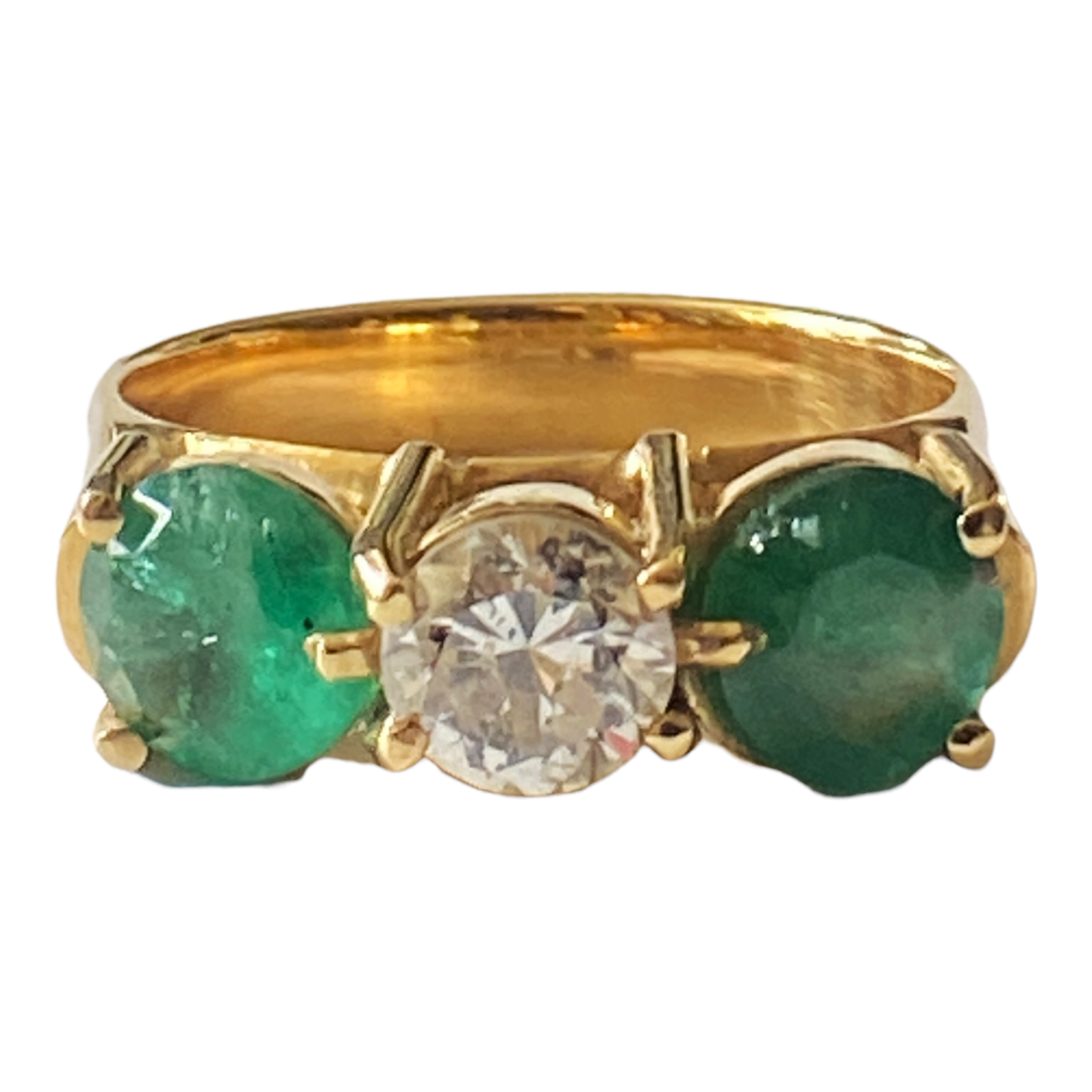 #4866 Superb 18k  Diamond and Emerald three stones Ring Size 8.5