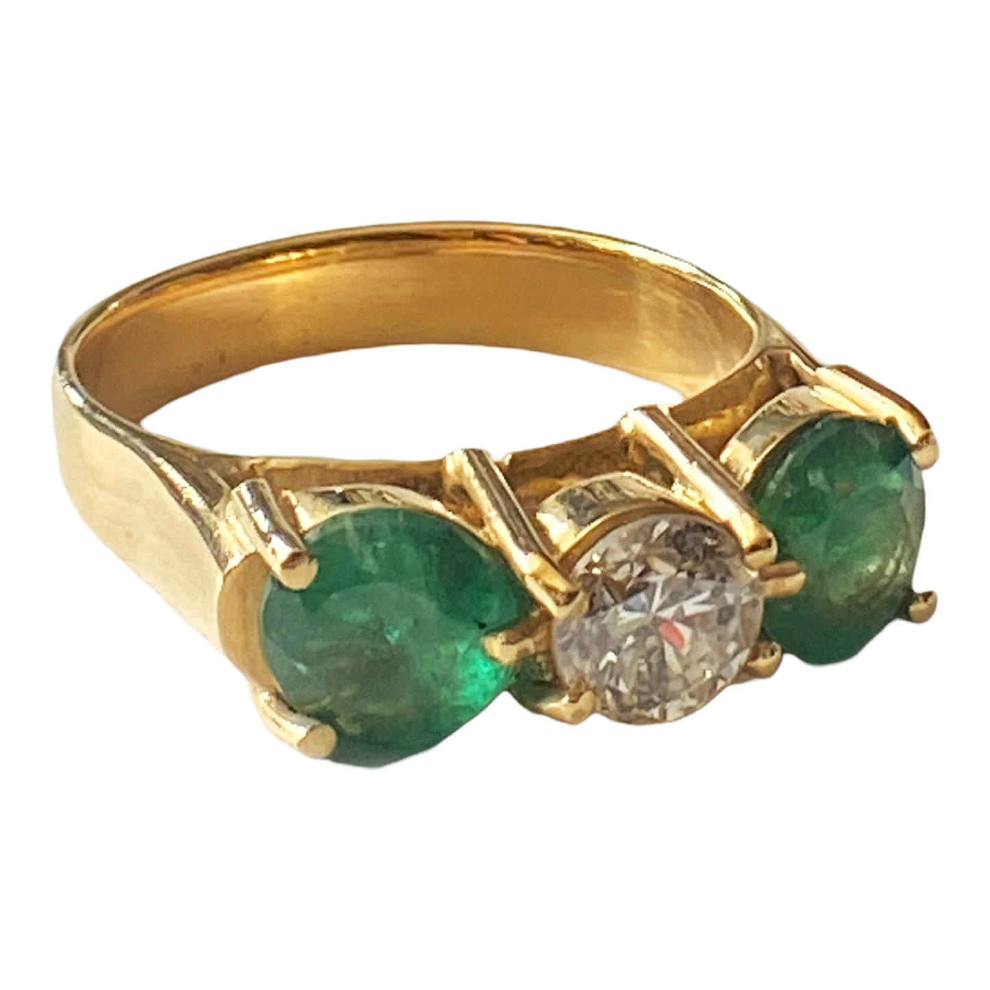 #4866 Superb 18k  Diamond and Emerald three stones Ring Size 8.5