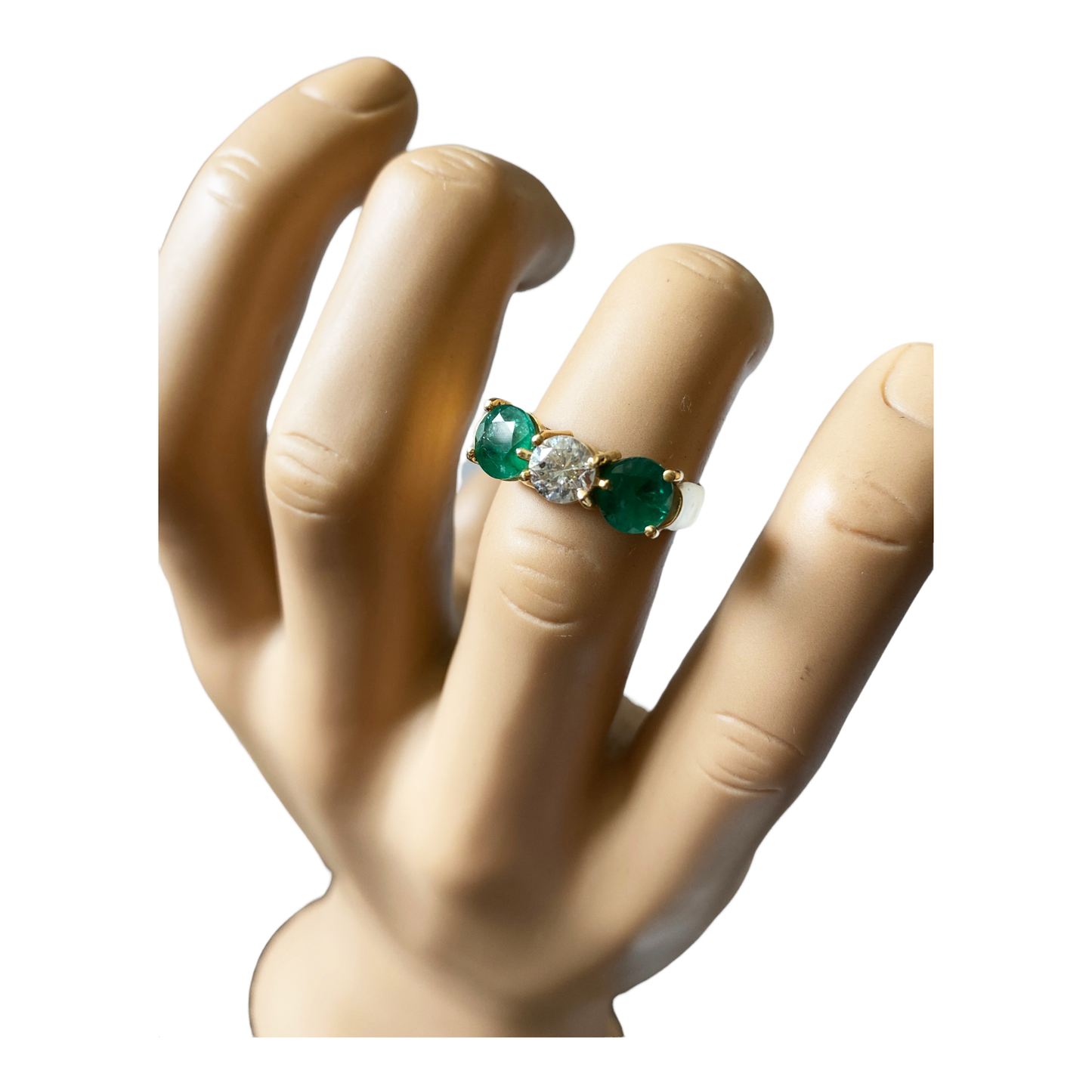 #4866 Superb 18k  Diamond and Emerald three stones Ring Size 8.5