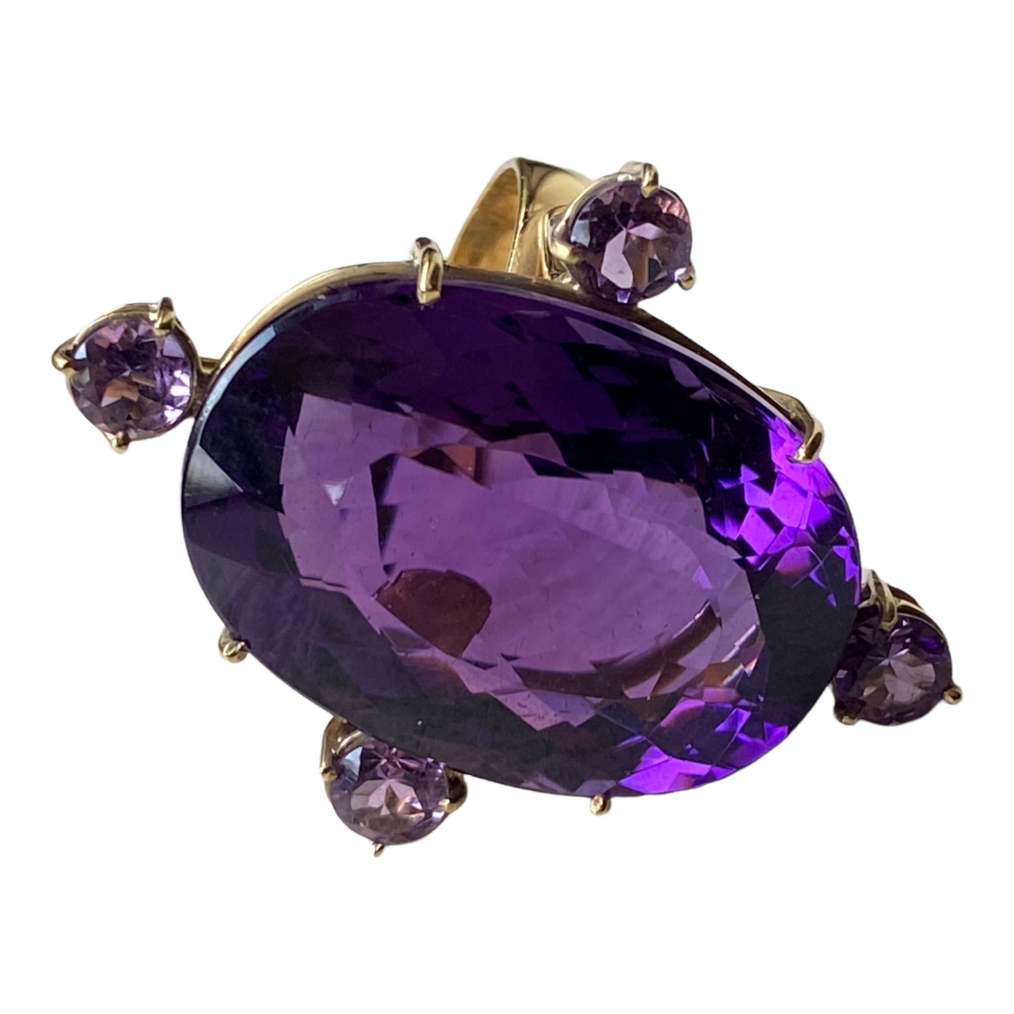 #4864  18Kt Gold Brazilian Fine Oval Amethyst Ring
