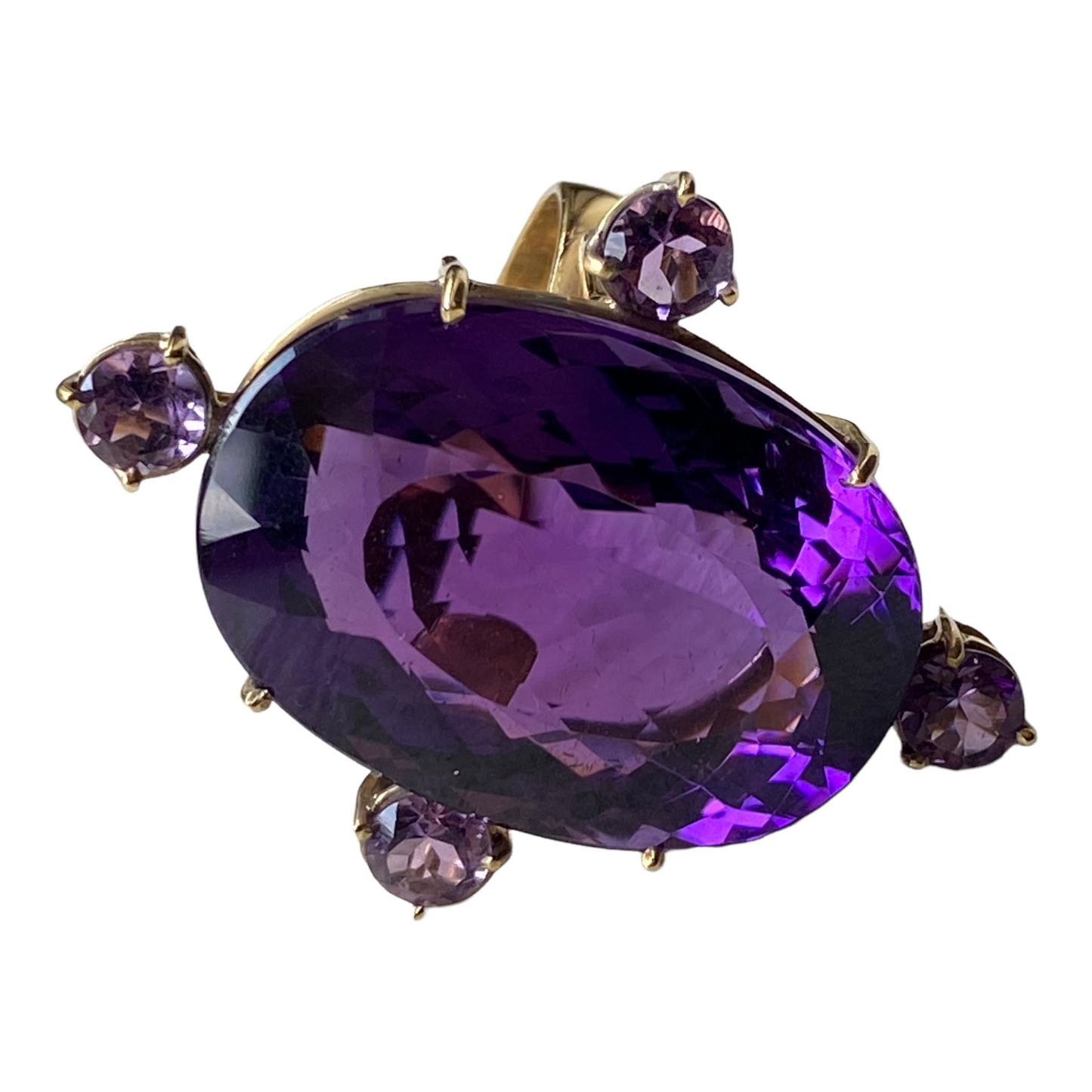 #4864  18Kt Gold Brazilian Fine Oval Amethyst Ring