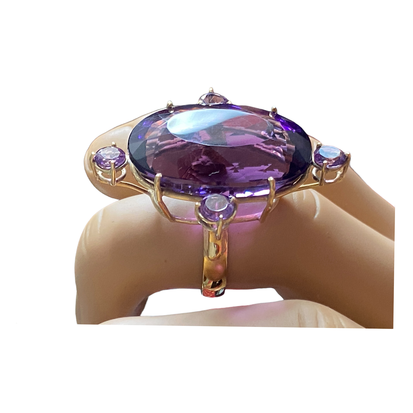 #4864  18Kt Gold Brazilian Fine Oval Amethyst Ring
