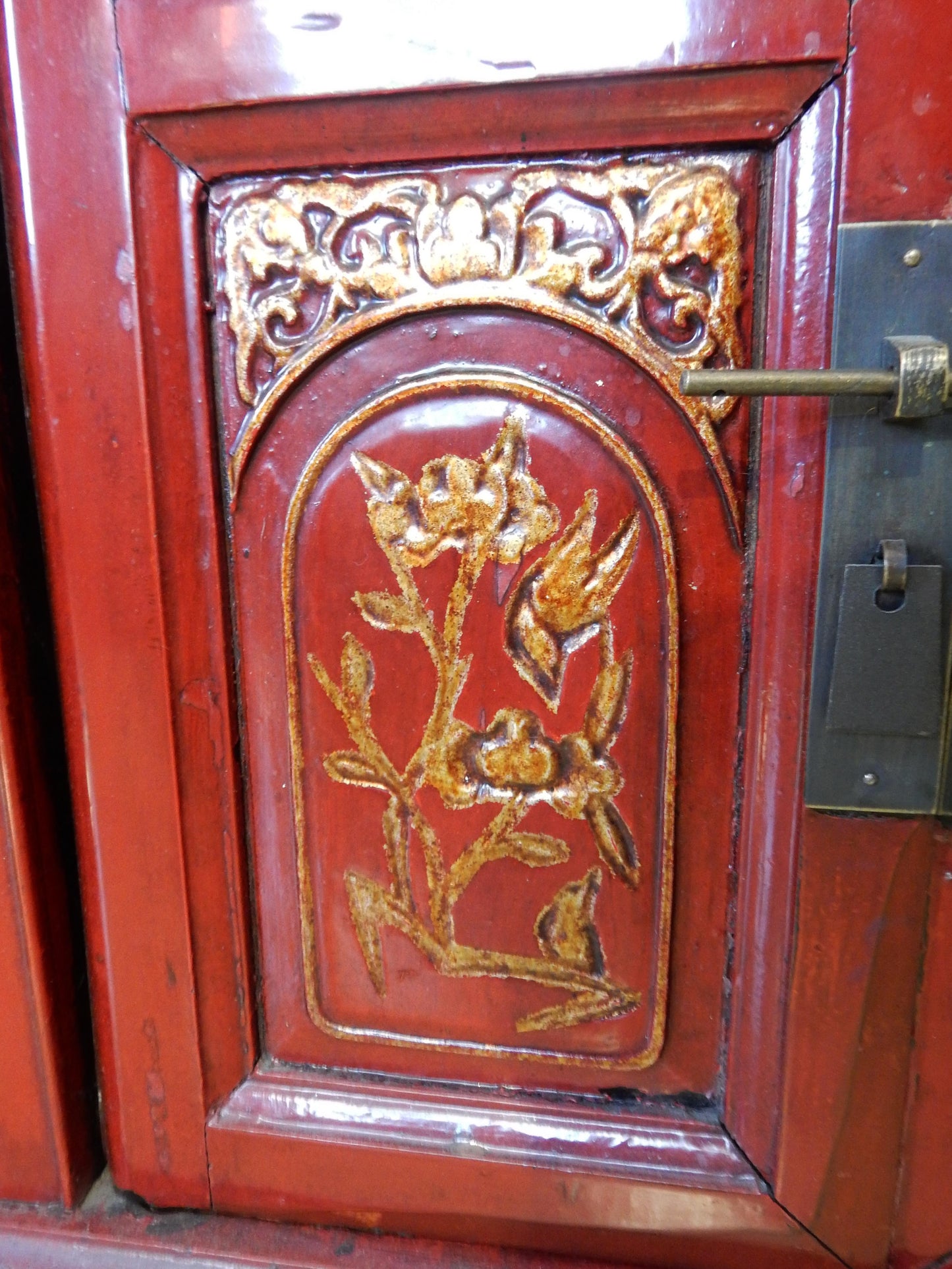 #5009 Antique Chinoiserie Red/Gold Lacquer Wood Low Chest