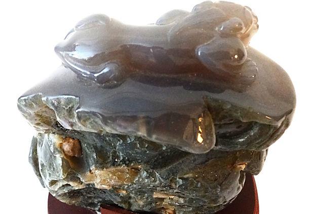 #ok131 Smoky Carnelian Agate Stone with Foo Dog