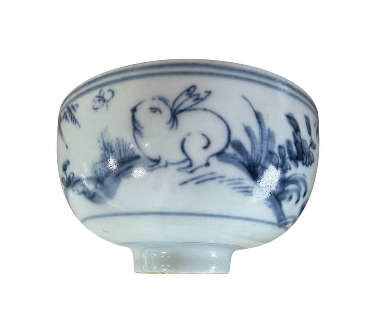 #1915 Vintage Chinoiserie  Porcelain  Blue and white Rice Bowl w/ Rabbit