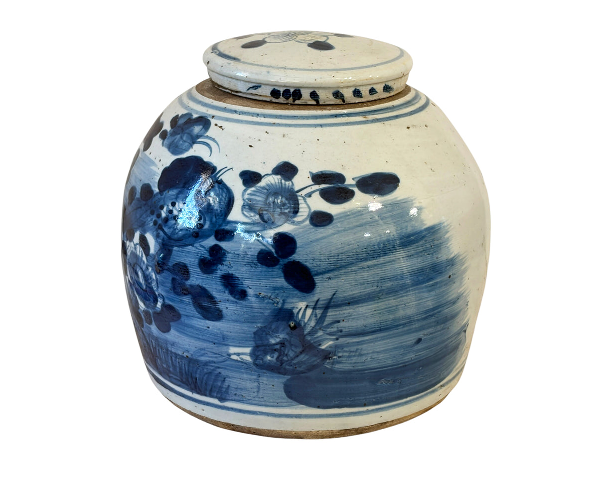 #3789 Vintage Chinoiserie Blue & White Porcelain Ginger Jar  W/ Swallow birds 9" H
