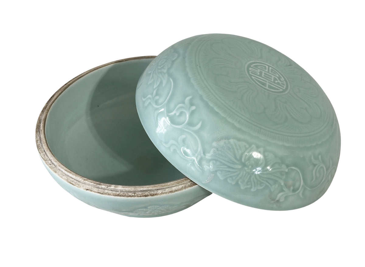 #7074B Vintage  Chinese Hand Carved Celadon Box 9.5" Diameter