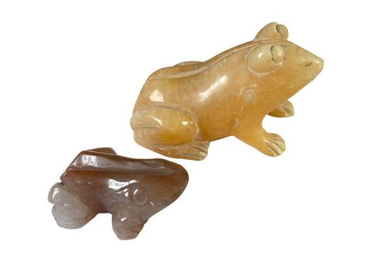 #389/89 Vintage set of two hand-carved frog sculptures/ soapstone /agate