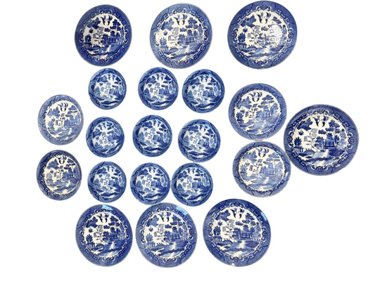 #695 Vintage Blue  and White Willow Pattern  Japanese Decorative  set of 21 Plates Made in Japan