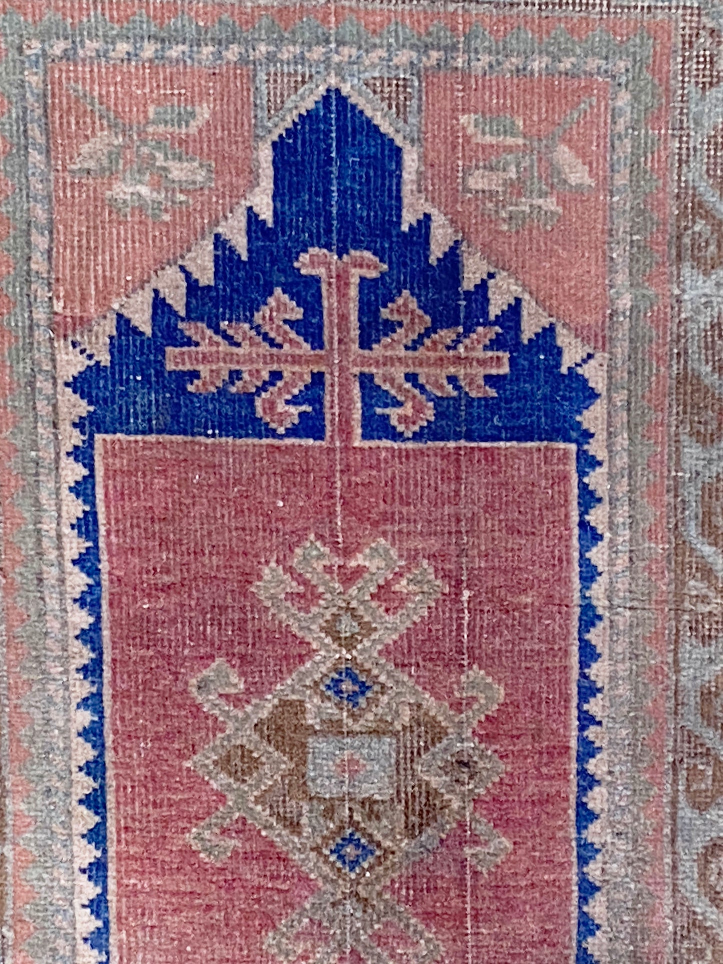 #666 Vintage Turkish Hand Knotted  Small Accent Rug 17" w by 33 "