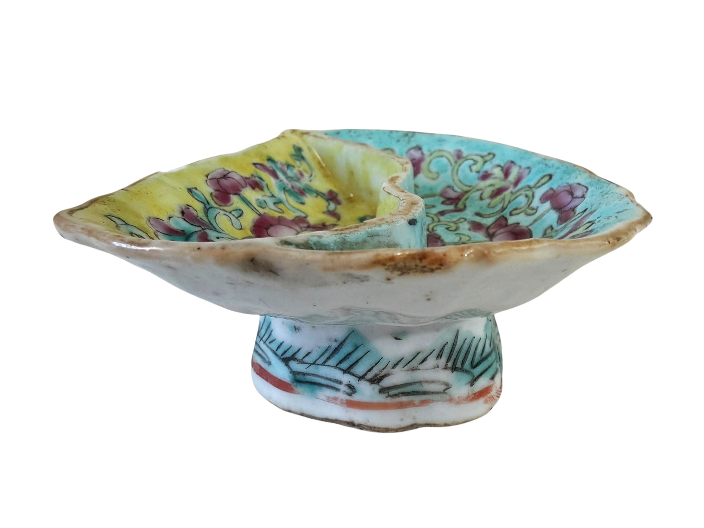 #447A  19th-century Qing Dynasty porcelain treasure,  leaf-shaped divided dish