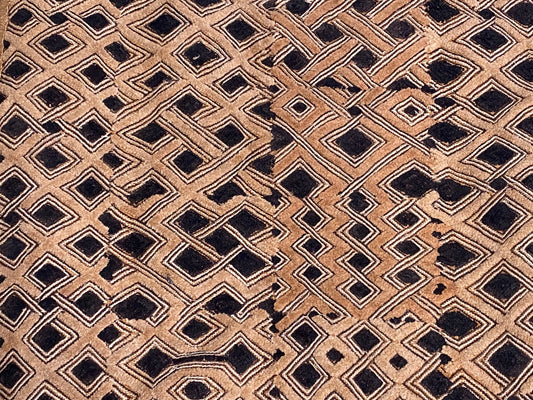 #2094 LG Kuba Kasai Velvet Boutallah Raffia Textile , Zaire Africa 26.5" by 24"