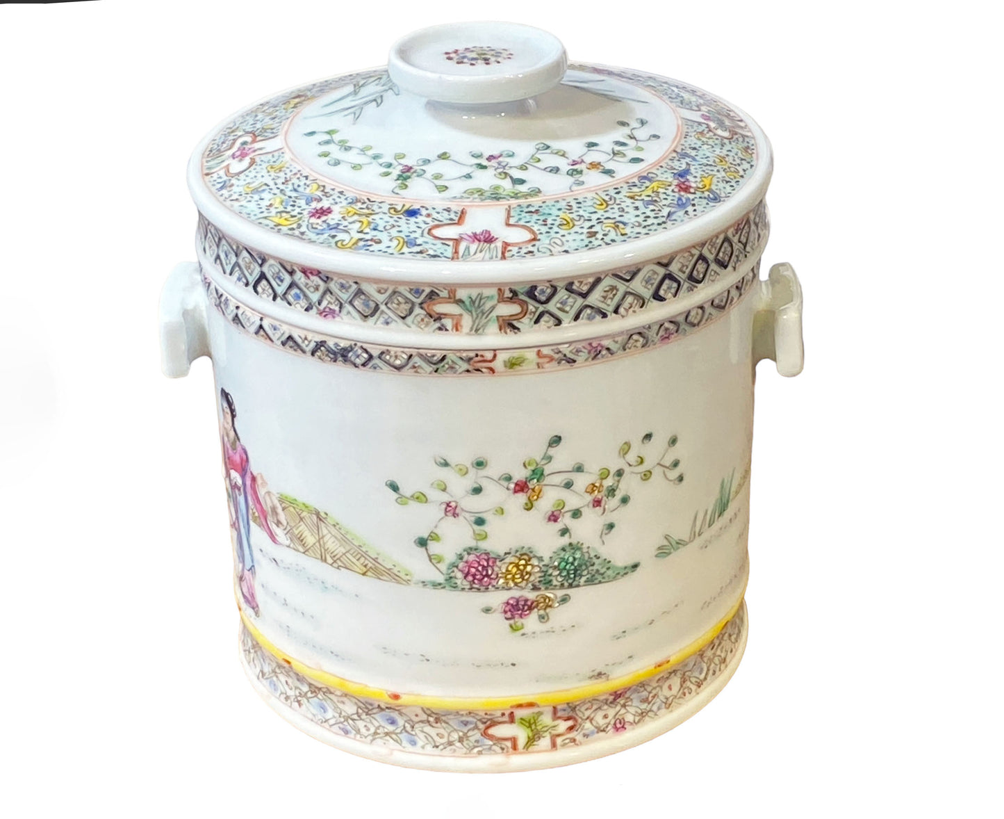# 7075 Chinoiserie Famille Rose Porcelain Tea Canister