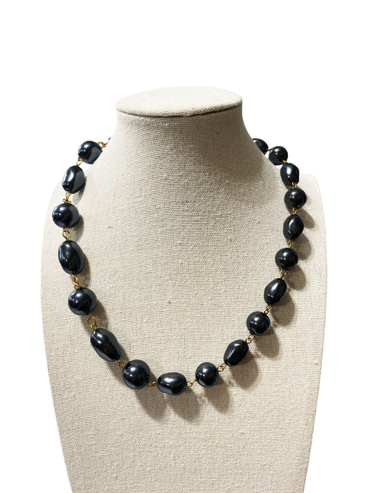 #17 Vintage 90's Faux Tahitian  Black Pearl Choker Necklace. Size 18 in