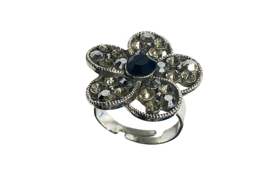 #87 Vintage Ring  W Unique Flower Shape Size 7 Resizable
