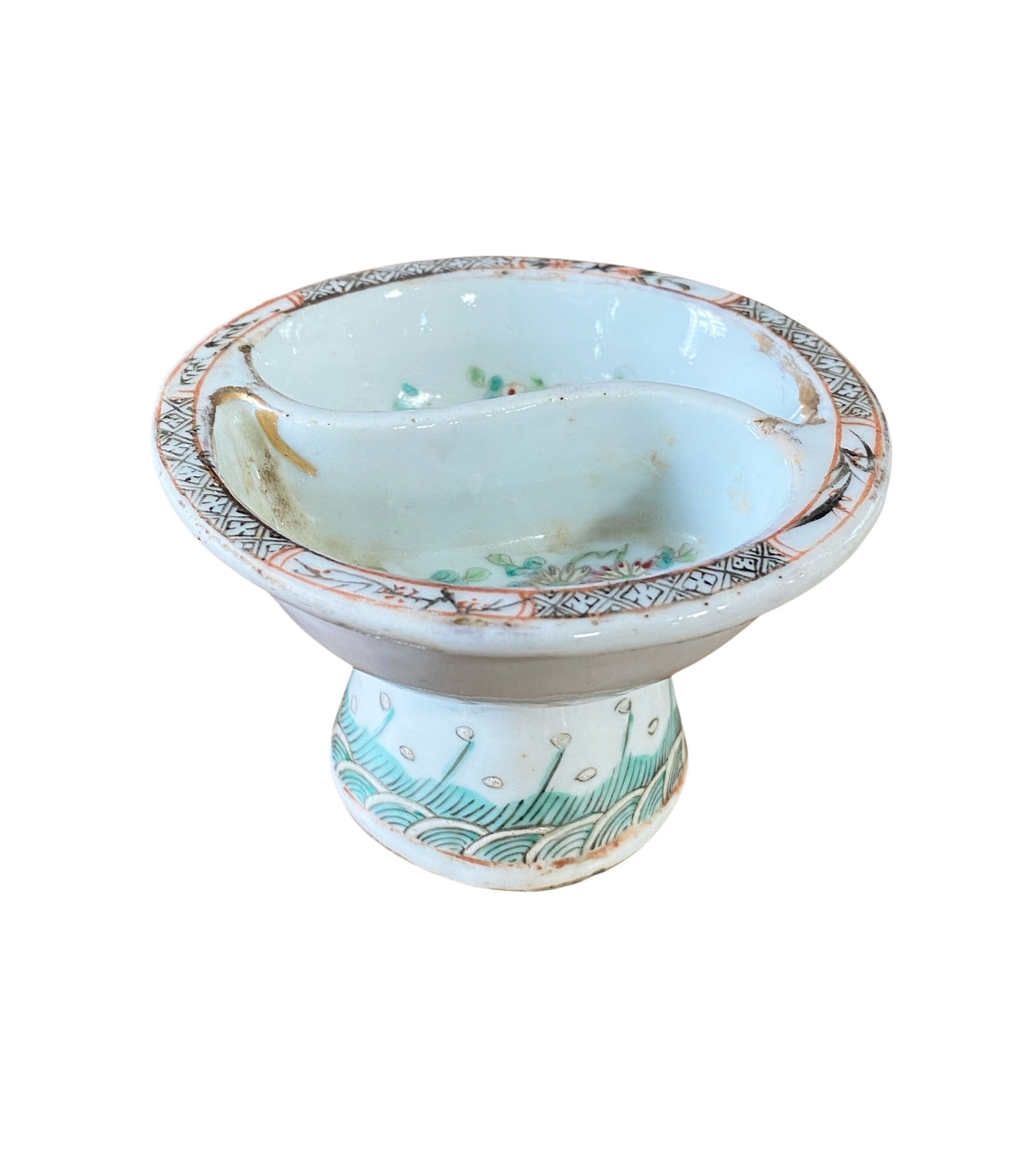 #6841 Antique Chinese Porcelain Famille Rose Lobed Footed Bowl 19th Century