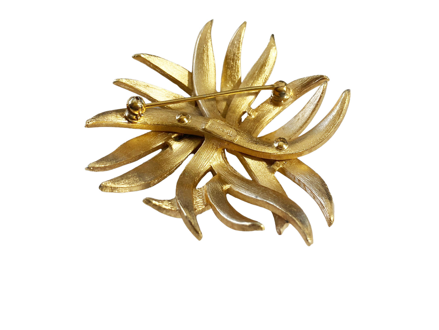 #7147 Vintage Crown Trifari Brooch Pin Gold Tone  Leaf Feather Textured