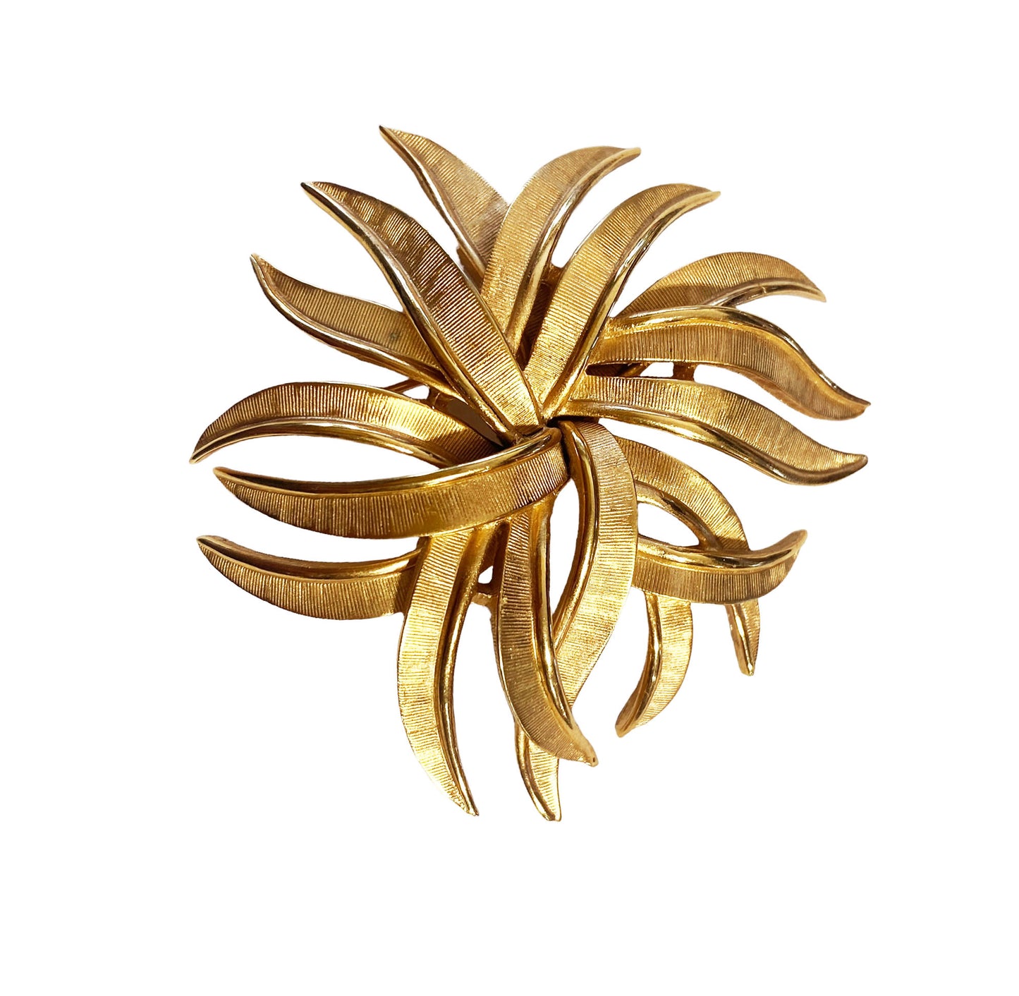 #7147 Vintage Crown Trifari Brooch Pin Gold Tone  Leaf Feather Textured