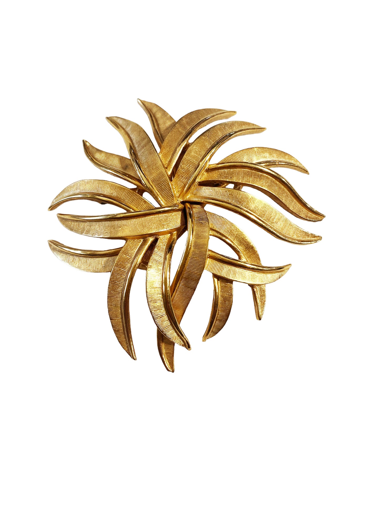 #7147 Vintage Crown Trifari Brooch Pin Gold Tone  Leaf Feather Textured