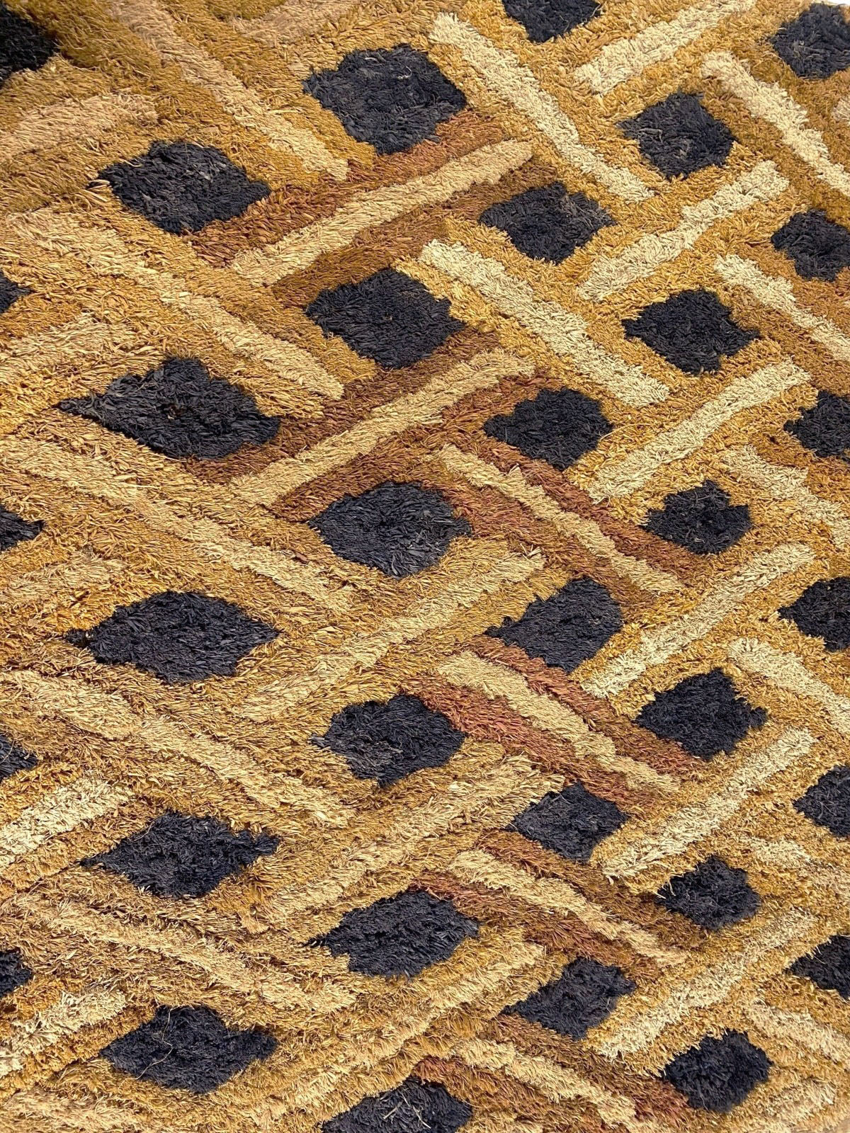 #2038 Superb African Kuba Kasai Velvet Raffia Textile Zaire 23 "by 22"