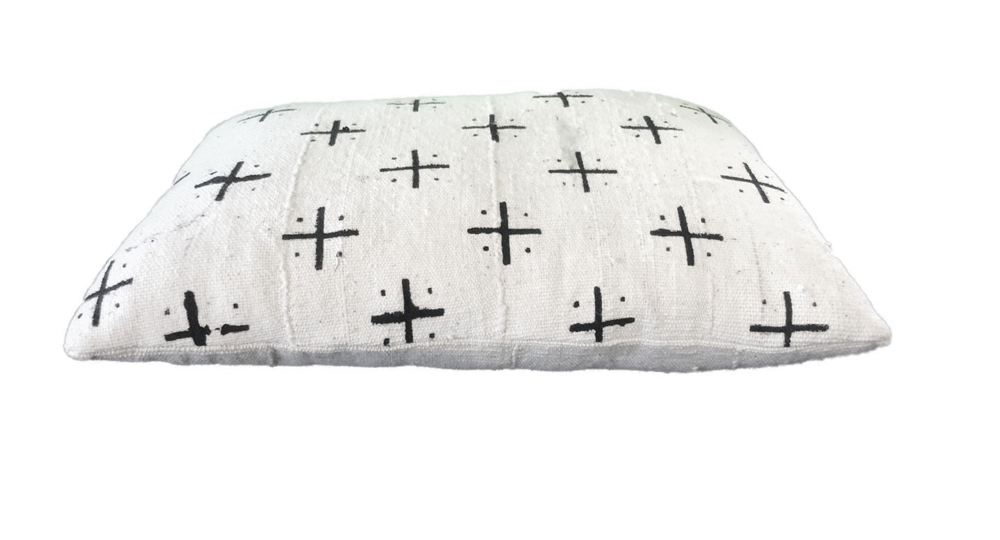 #682 Vtg Mud Cloth Bogolan Black & White  Lumbar Pillow African Mali 20" by 13"