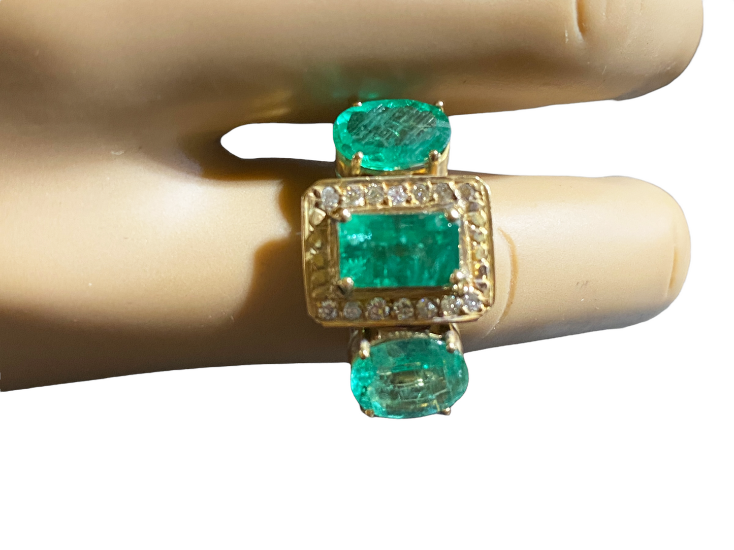 #4873 Retro18 K Gold Emerald and Diamond 3 Stone Ring