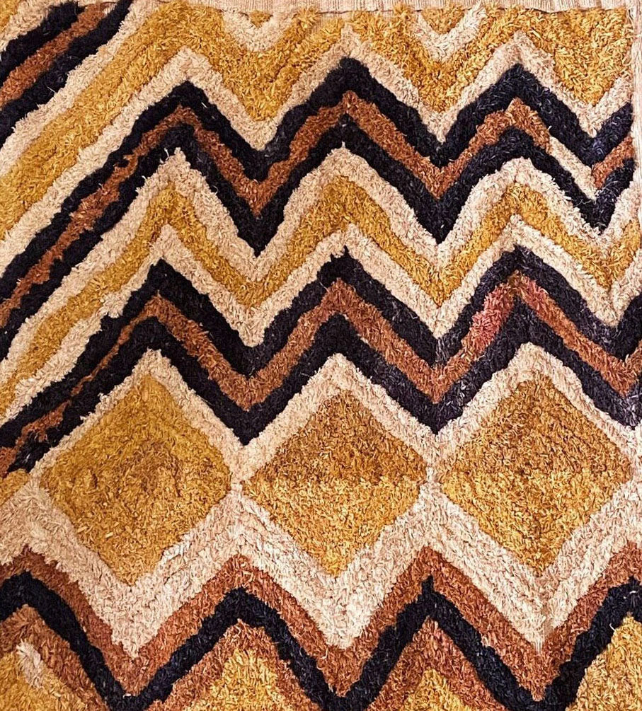 # 2037 Superb African Kuba Kasai Velvet Raffia Textile Zaire 21 "by 24"