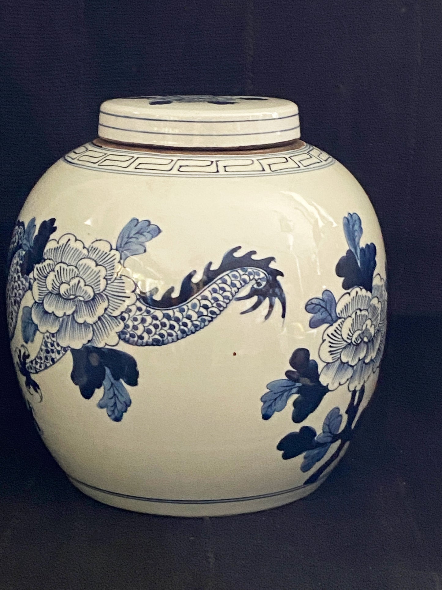 #3140 Chinoiserie B &W Porcelain Ginger Jar W/Dragon 12" H