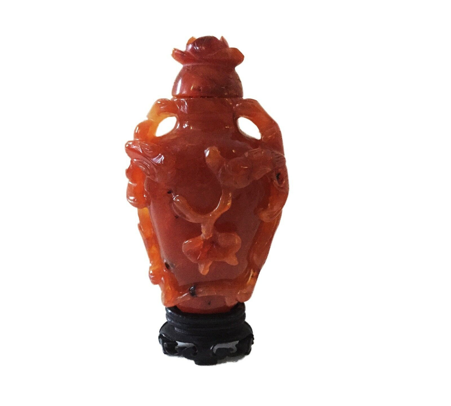A Chinese Carnelian Agate Snuff Bottle