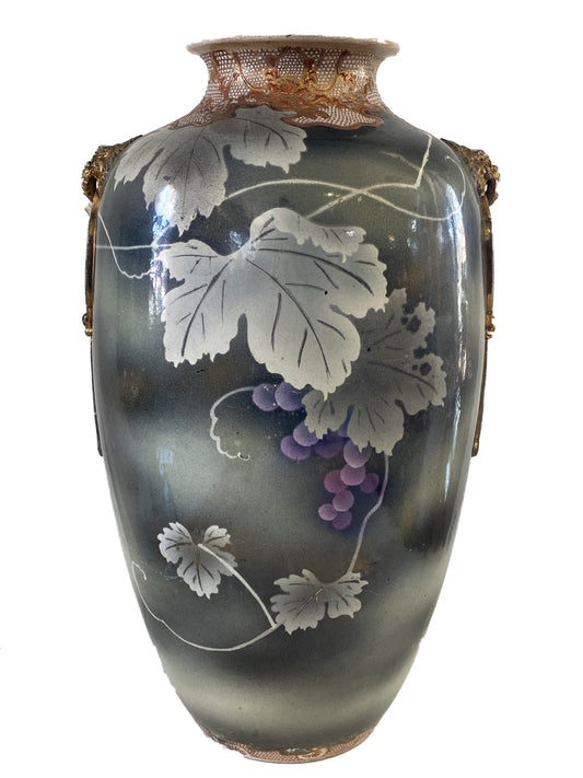 #3491 Antique Fine Satsuma Vase Meiji Period