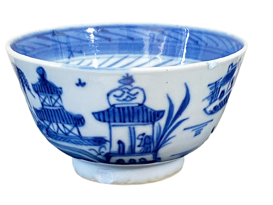 19th C Chinese Canton Blue and White Porcelain Pagoda Motif Bowl 3.75" D